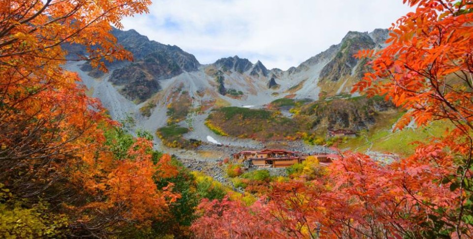 Alpes japoneses en otoño, Chubu, Japón 